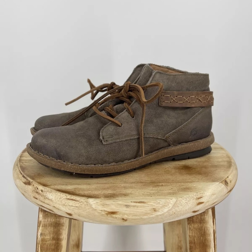 Born Crown Brown Suede Lace Up Ankle Booties Women's Size 8
